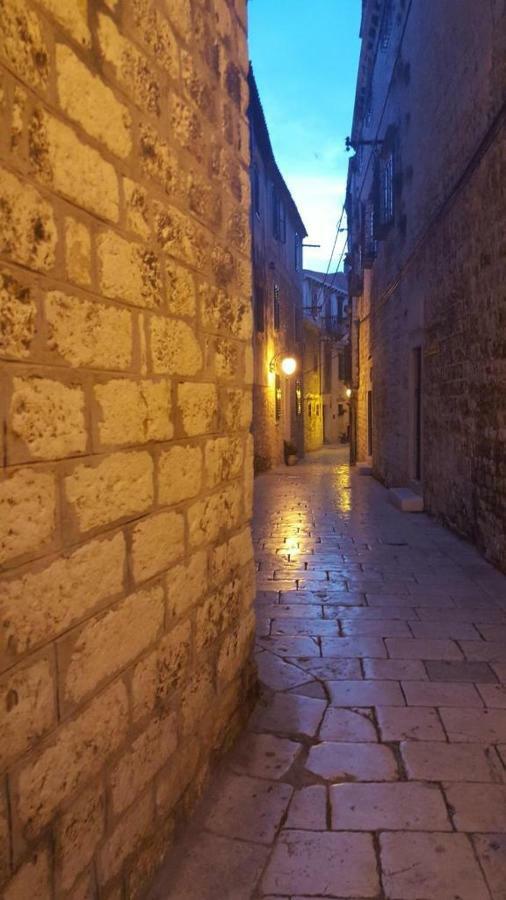 Charming Old Town Apartment شيبينيك المظهر الخارجي الصورة